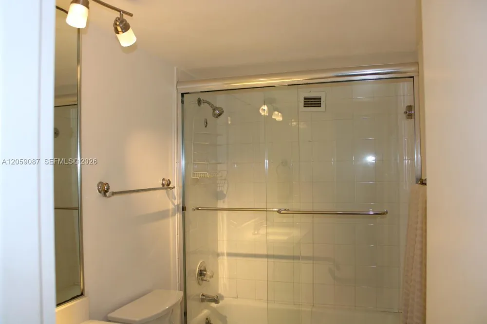 5161 Collins Ave #1510 Miami Beach, FL 33140