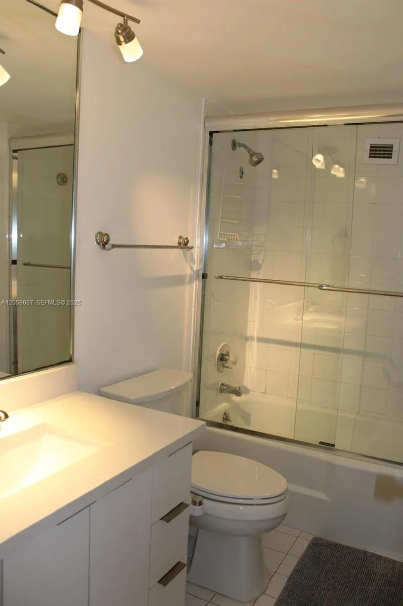 5161 Collins Ave #1510 Miami Beach, FL 33140