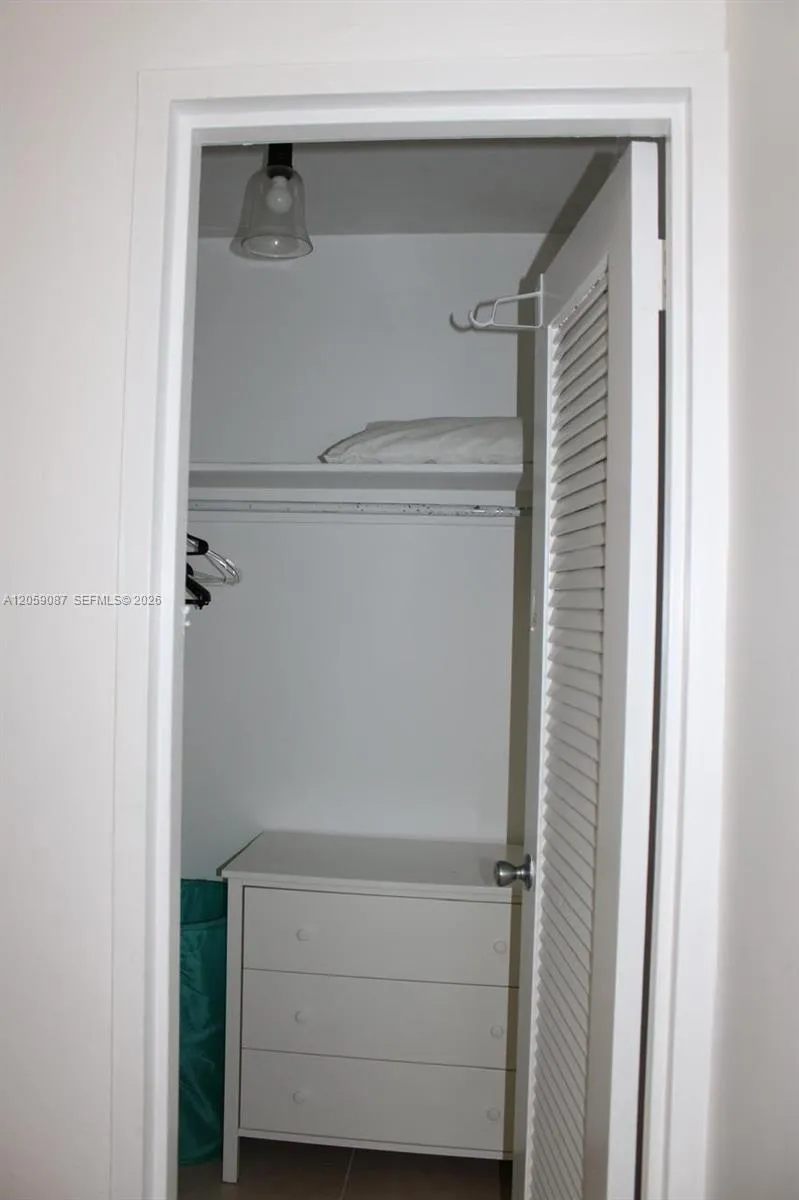 5161 Collins Ave #1510 Miami Beach, FL 33140