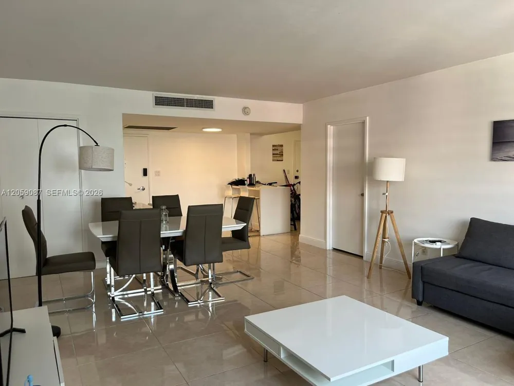 5161 Collins Ave #1510 Miami Beach, FL 33140