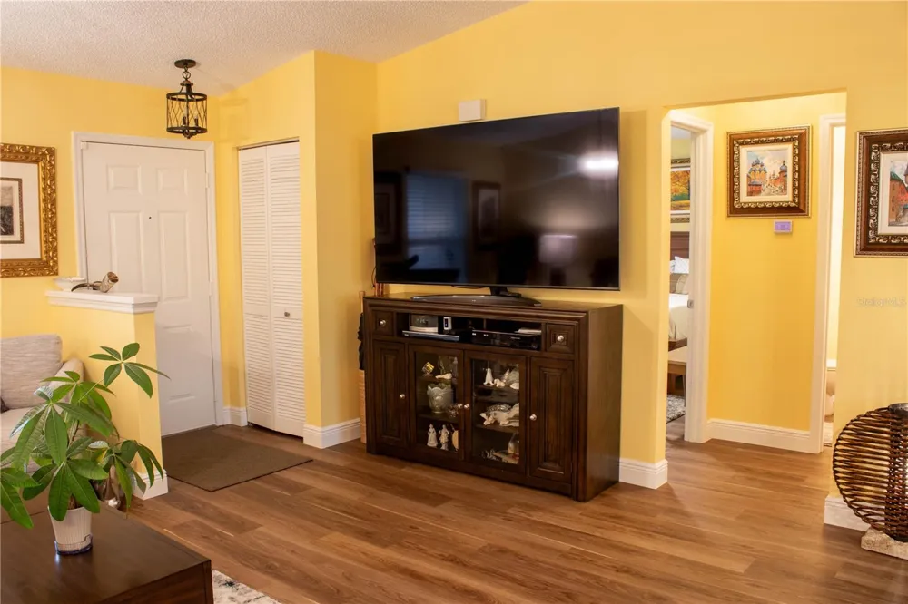 1018 PARAKEET TRAIL Lakeland, FL 33809