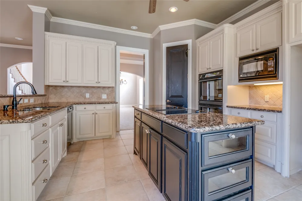 801 Camelot Court Highland Village, TX 75077