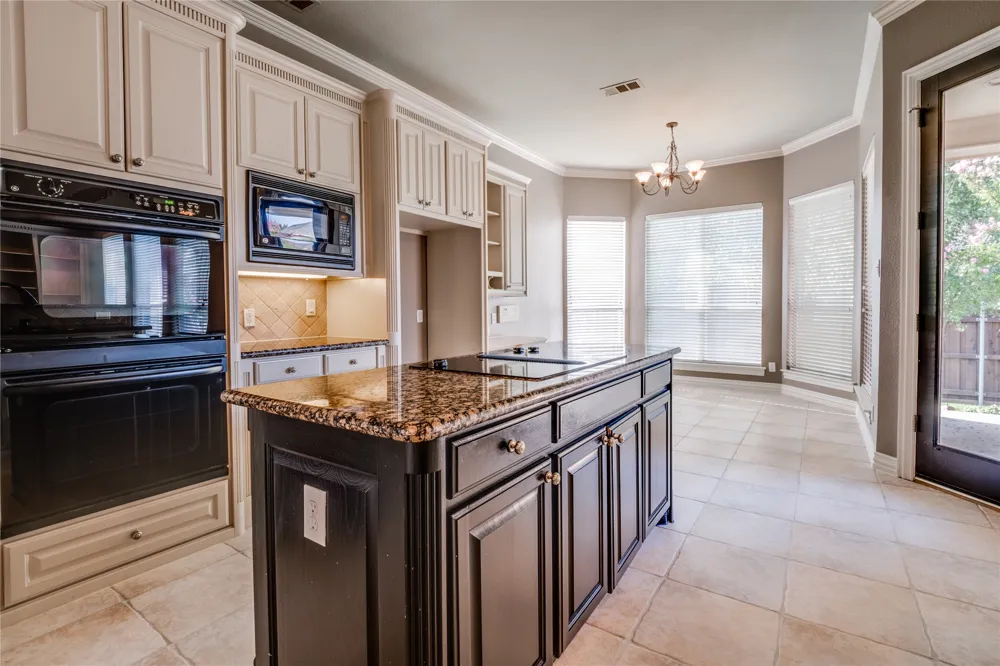 801 Camelot Court Highland Village, TX 75077