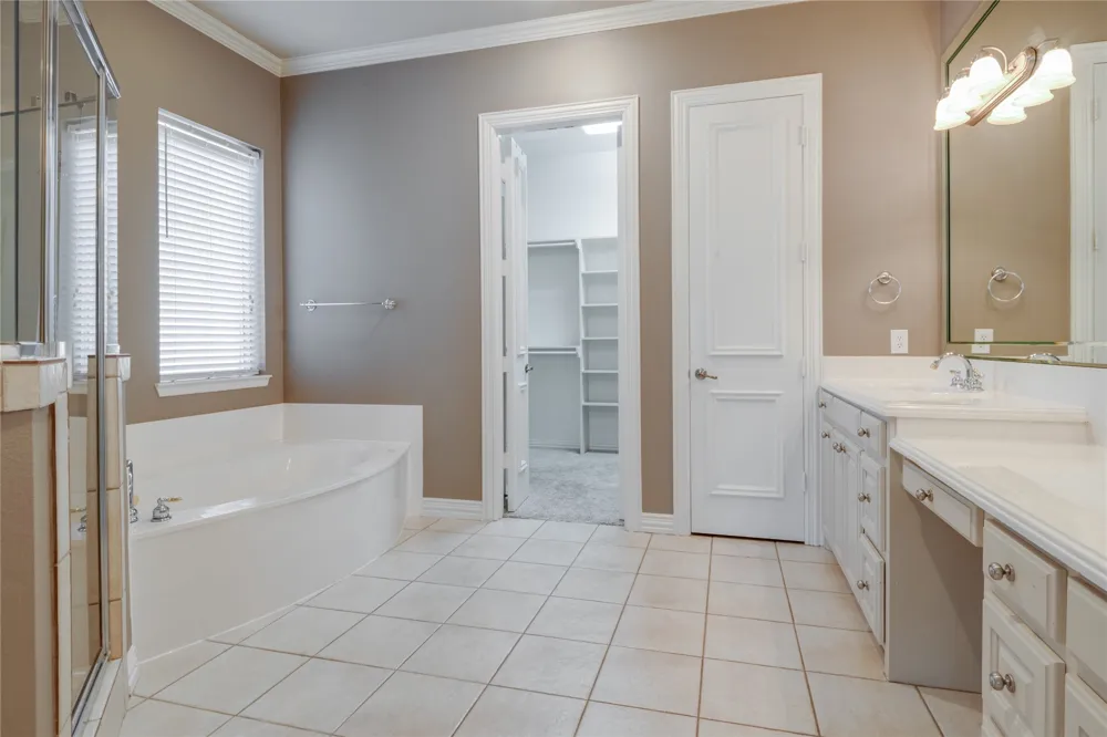 801 Camelot Court Highland Village, TX 75077