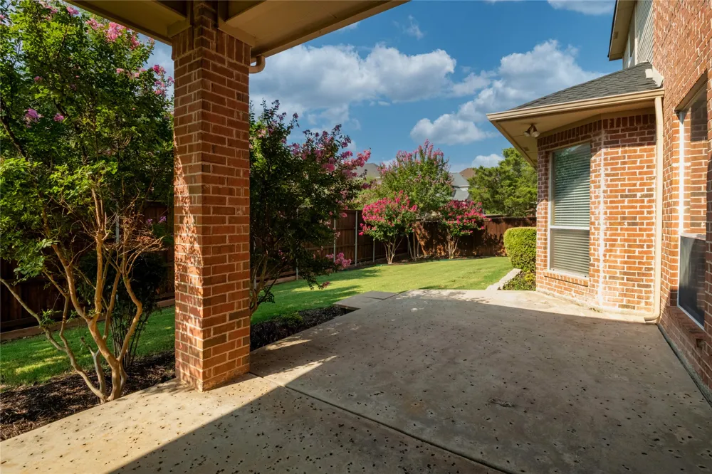 801 Camelot Court Highland Village, TX 75077