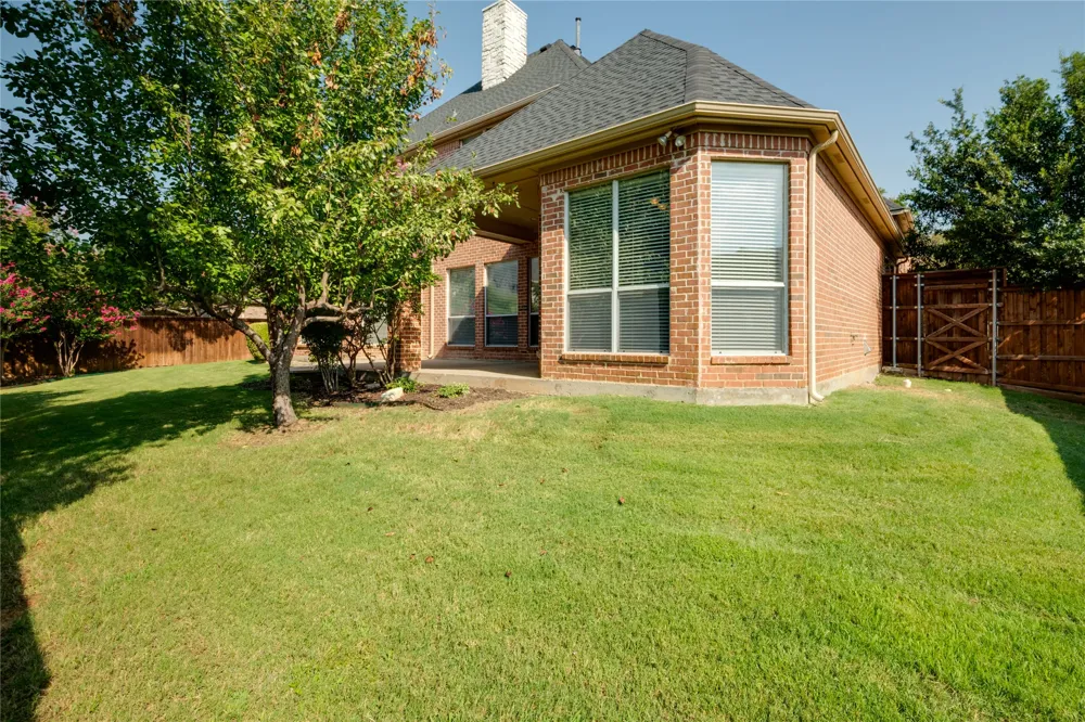 801 Camelot Court Highland Village, TX 75077