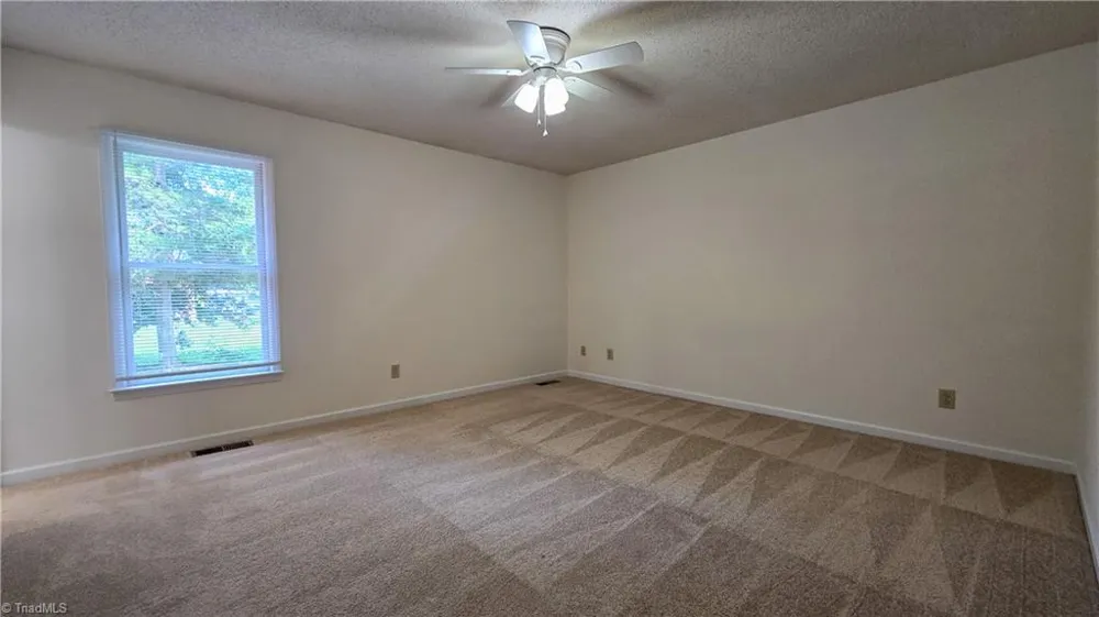 3581 Robinwest Drive Pfafftown, NC 27040