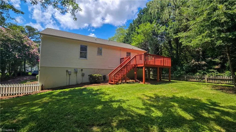 3581 Robinwest Drive Pfafftown, NC 27040