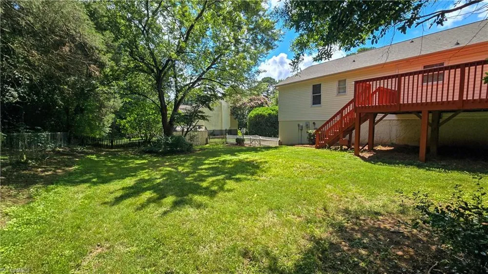 3581 Robinwest Drive Pfafftown, NC 27040