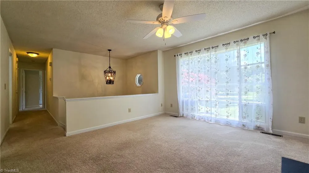 3581 Robinwest Drive Pfafftown, NC 27040