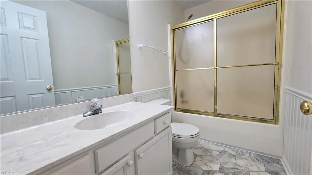 3581 Robinwest Drive Pfafftown, NC 27040