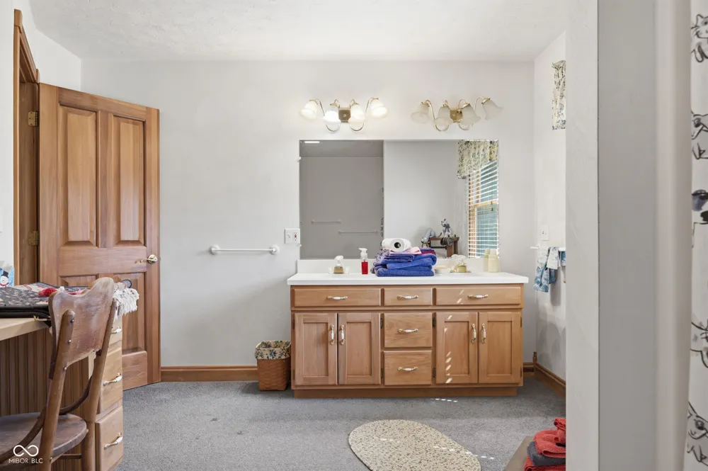 7480 S 250 E Markleville, IN 46056