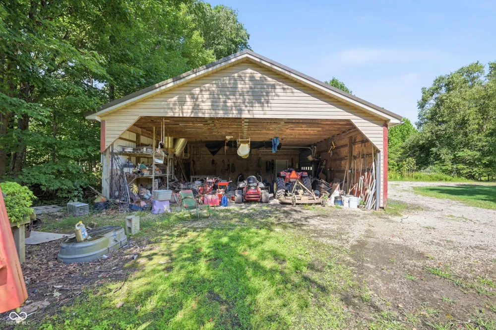 7480 S 250 E Markleville, IN 46056