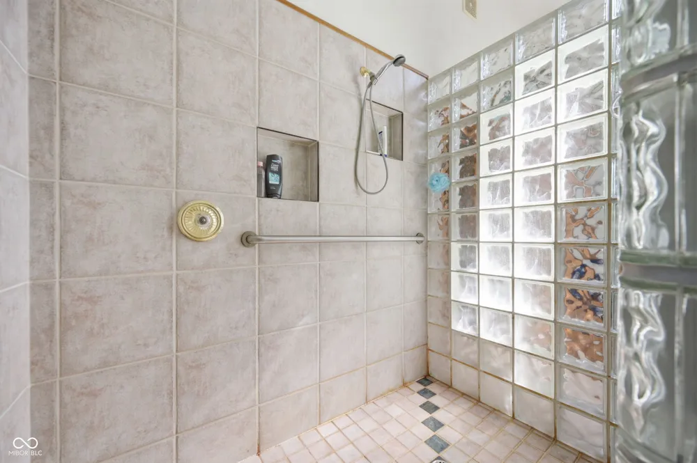 7480 S 250 E Markleville, IN 46056