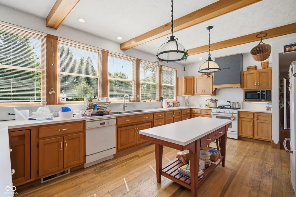 7480 S 250 E Markleville, IN 46056
