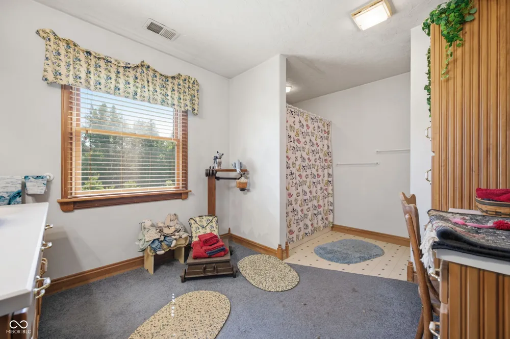7480 S 250 E Markleville, IN 46056