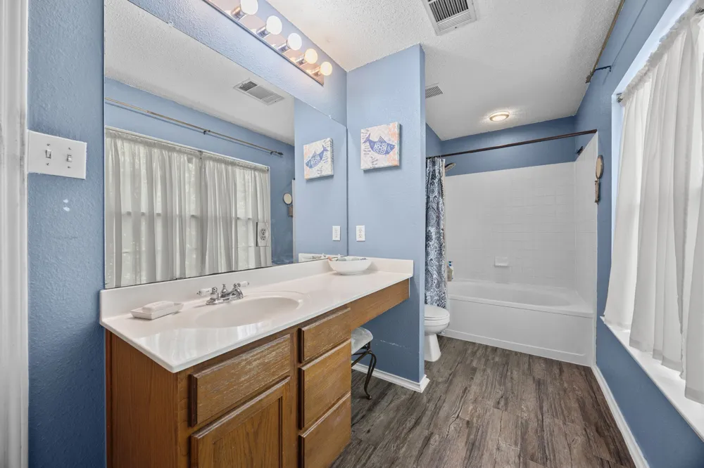 1001 Canterbury Trail Georgetown, TX 78626