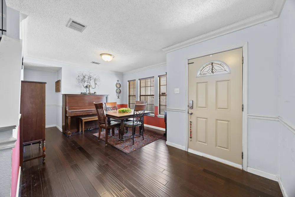 1001 Canterbury Trail Georgetown, TX 78626
