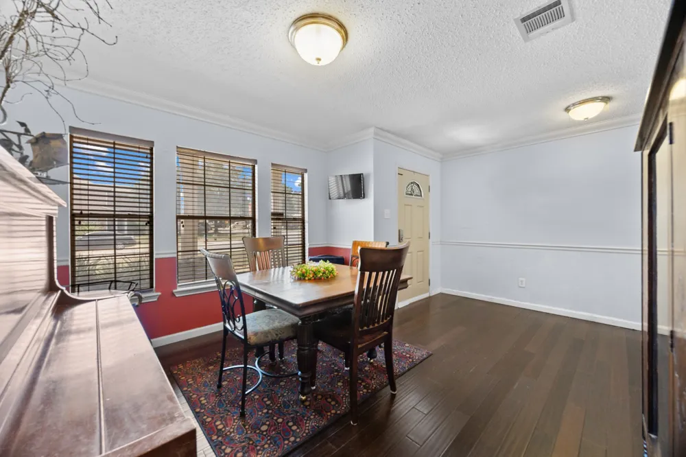 1001 Canterbury Trail Georgetown, TX 78626