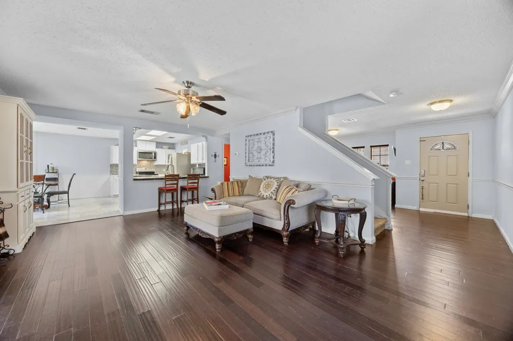 1001 Canterbury Trail Georgetown, TX 78626