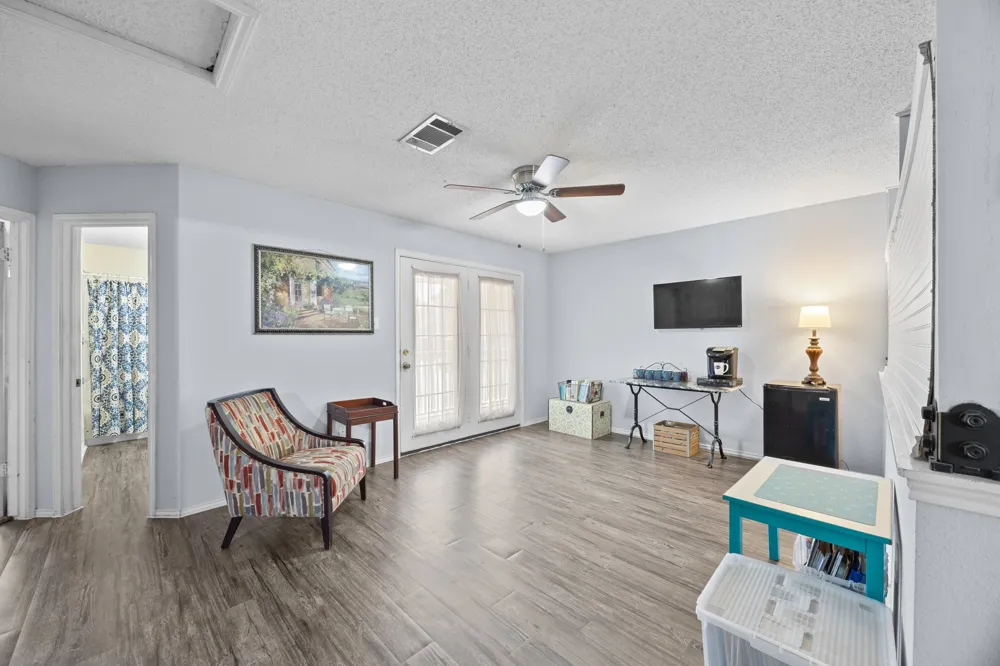 1001 Canterbury Trail Georgetown, TX 78626