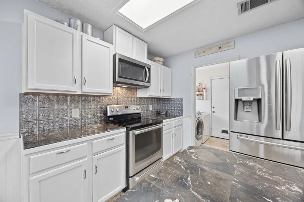 1001 Canterbury Trail Georgetown, TX 78626
