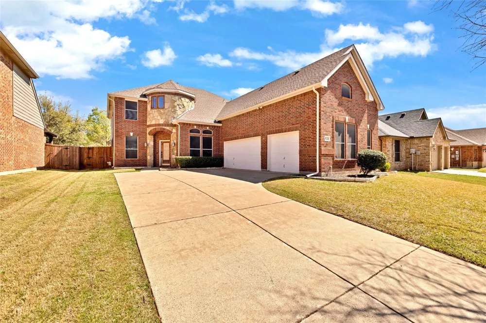 8124 Hickory Upland Drive Fort Worth, TX 76131