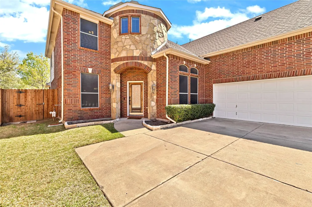 8124 Hickory Upland Drive Fort Worth, TX 76131