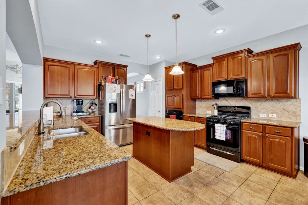 8124 Hickory Upland Drive Fort Worth, TX 76131