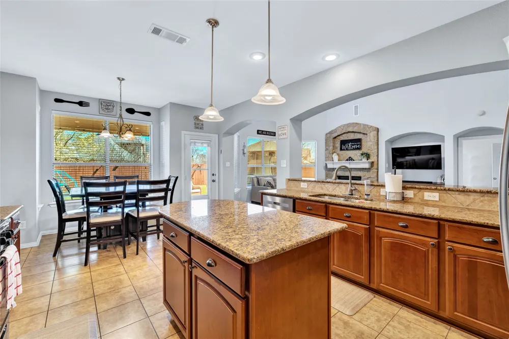 8124 Hickory Upland Drive Fort Worth, TX 76131