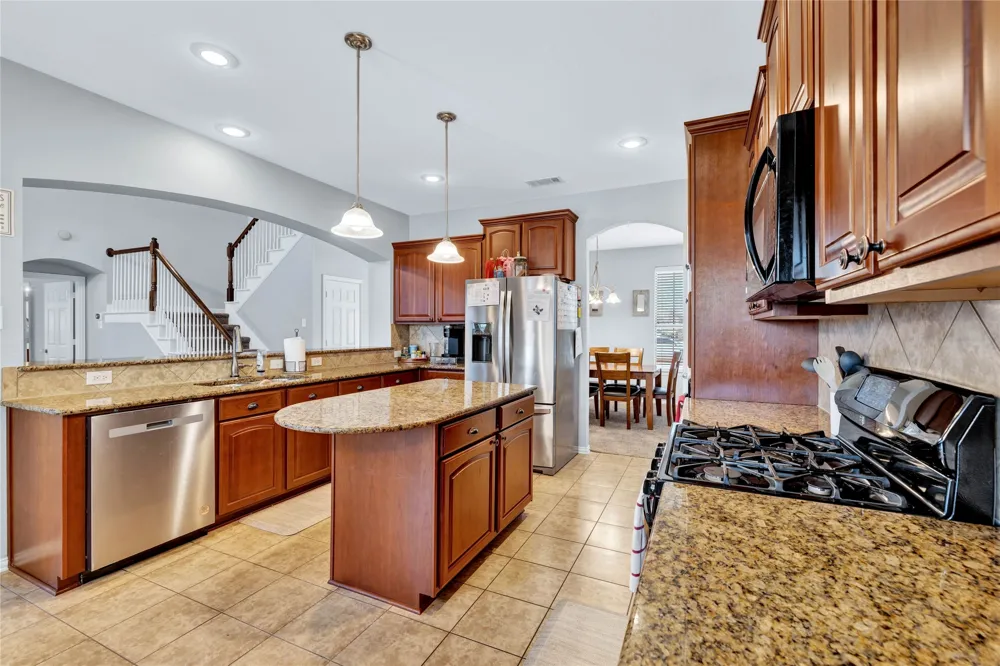 8124 Hickory Upland Drive Fort Worth, TX 76131