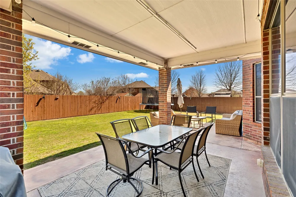 8124 Hickory Upland Drive Fort Worth, TX 76131