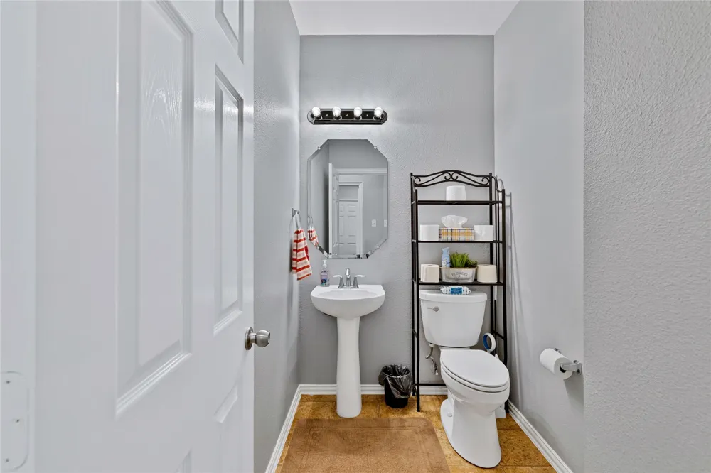 8124 Hickory Upland Drive Fort Worth, TX 76131