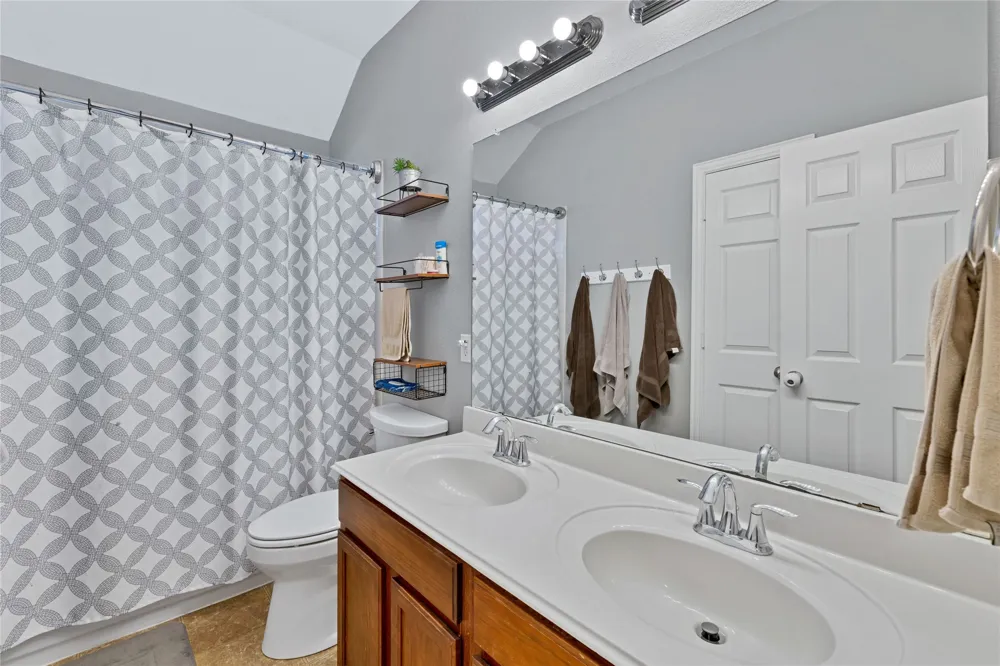 8124 Hickory Upland Drive Fort Worth, TX 76131