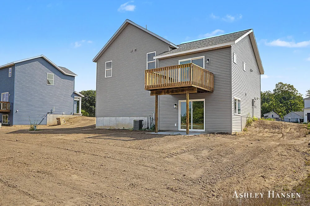 117 Chase NW Kent City, MI 49330