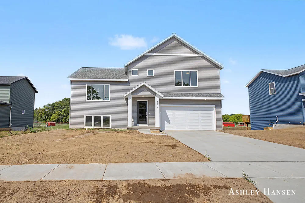 117 Chase NW Kent City, MI 49330