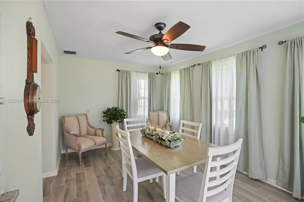 142 NW 10th Ct Boynton Beach, FL 33426