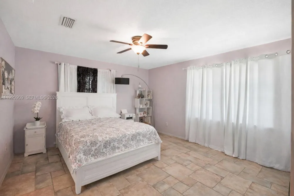 142 NW 10th Ct Boynton Beach, FL 33426