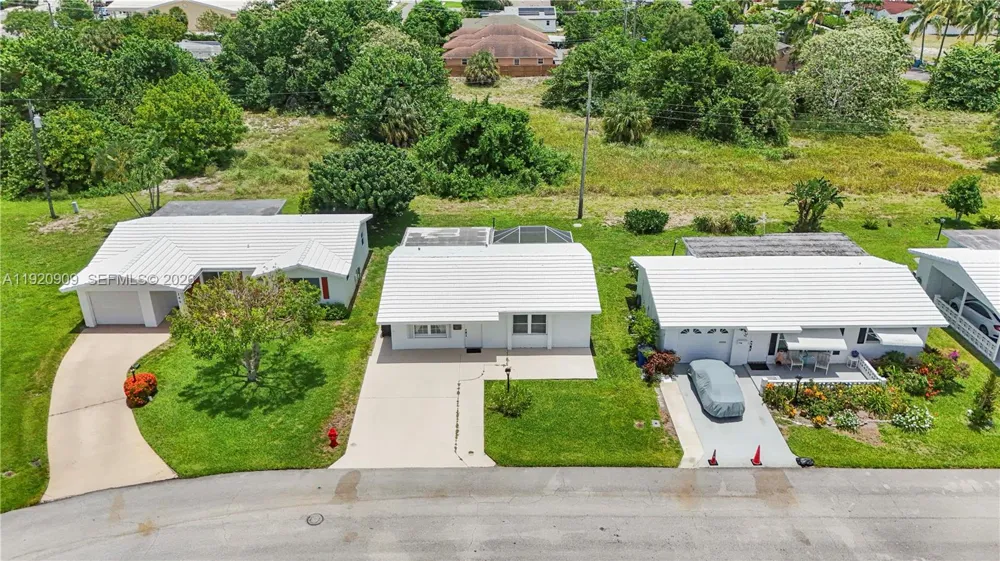 142 NW 10th Ct Boynton Beach, FL 33426