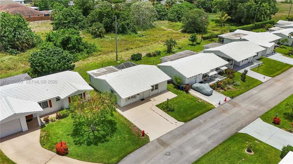 142 NW 10th Ct Boynton Beach, FL 33426