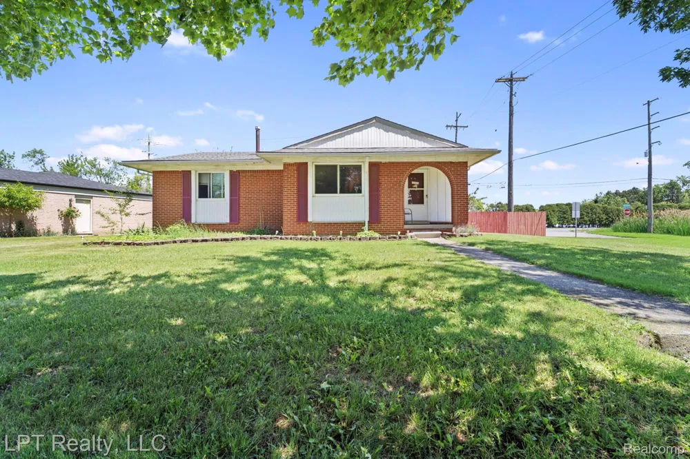 18181 Winwood Court Brownstown Charter Township, MI 48193
