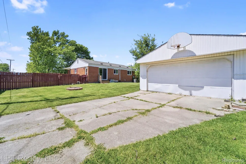 18181 Winwood Court Brownstown Charter Township, MI 48193