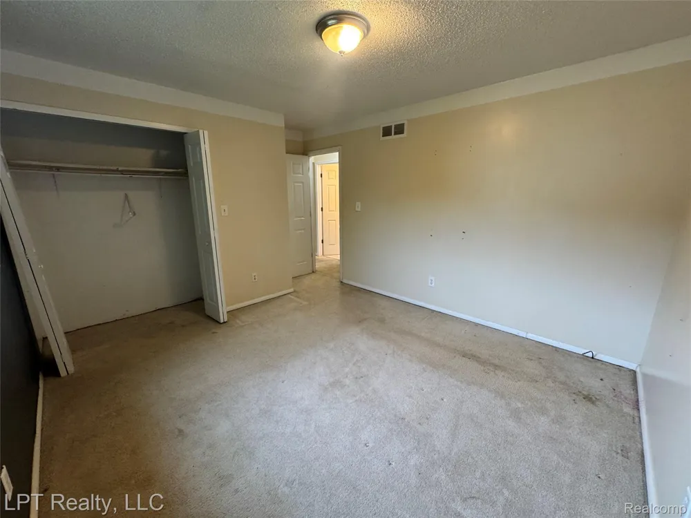 18181 Winwood Court Brownstown Charter Township, MI 48193