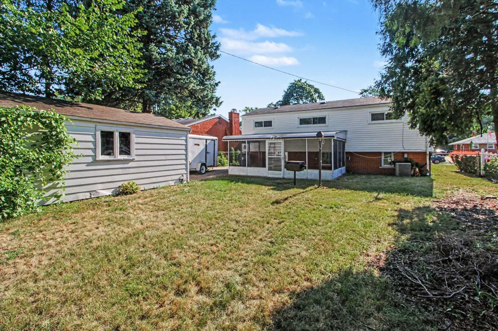 13429 Garfield Street Redford Charter Township, MI 48239
