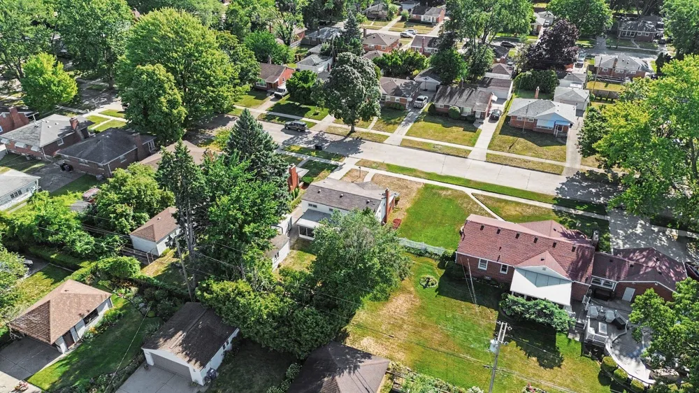 13429 Garfield Street Redford Charter Township, MI 48239