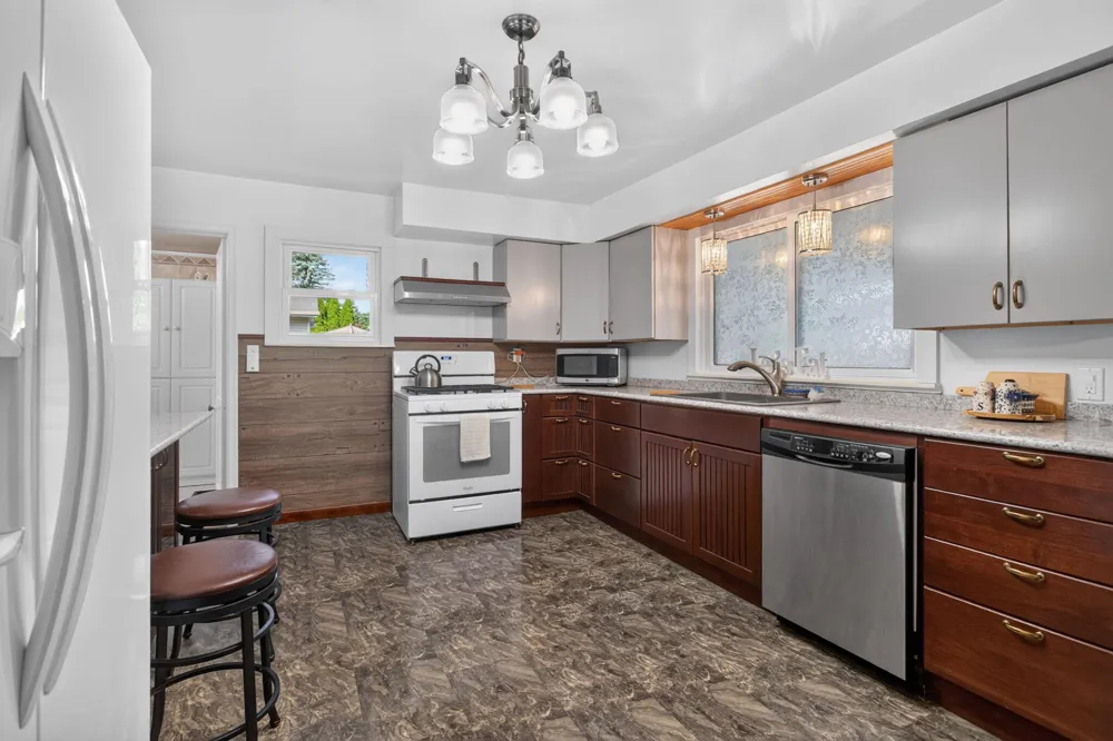 232 Bender Street Leoni Township, MI 49202
