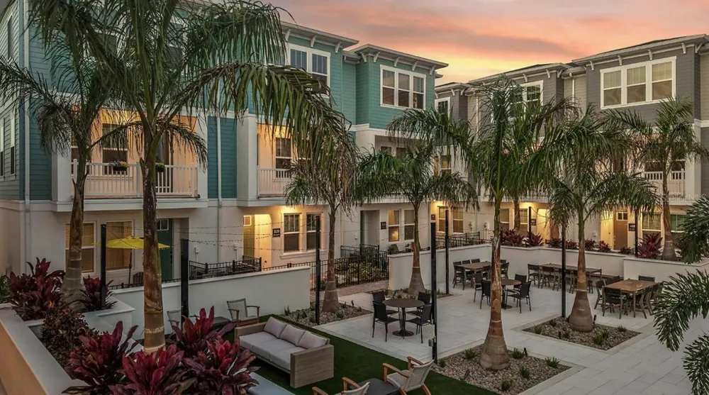 3104 4TH PLACE St Petersburg, FL 33713