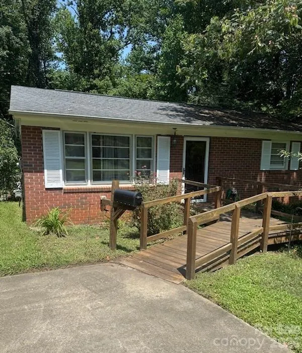 411 Holly Hills Road Dallas, NC 28034
