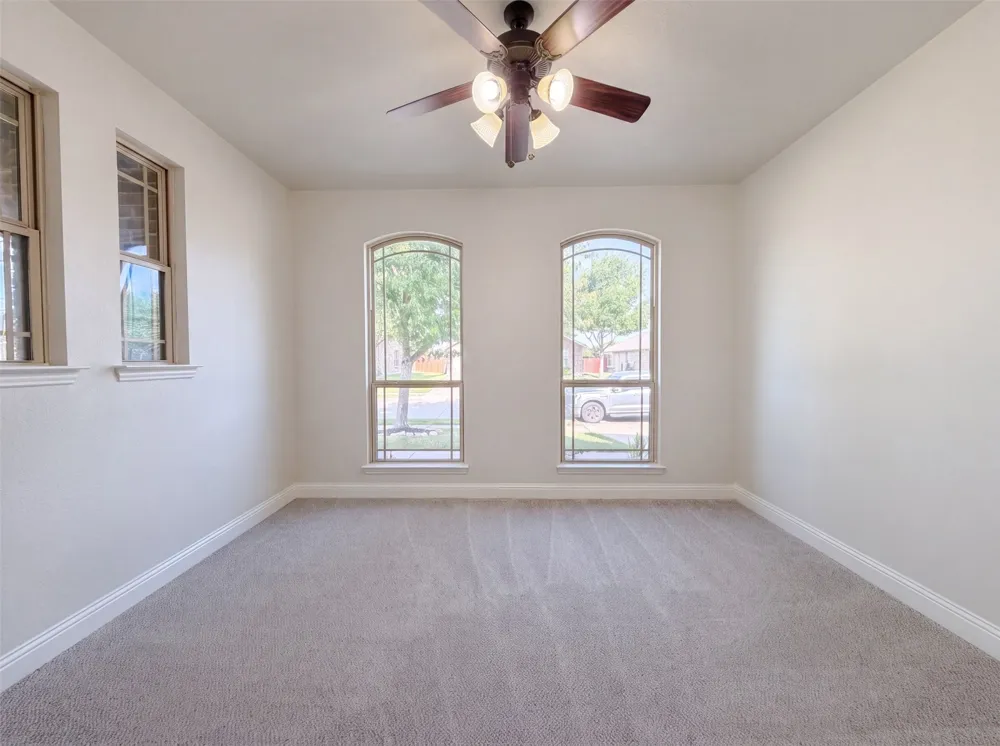 830 Graham Drive Burleson, TX 76028