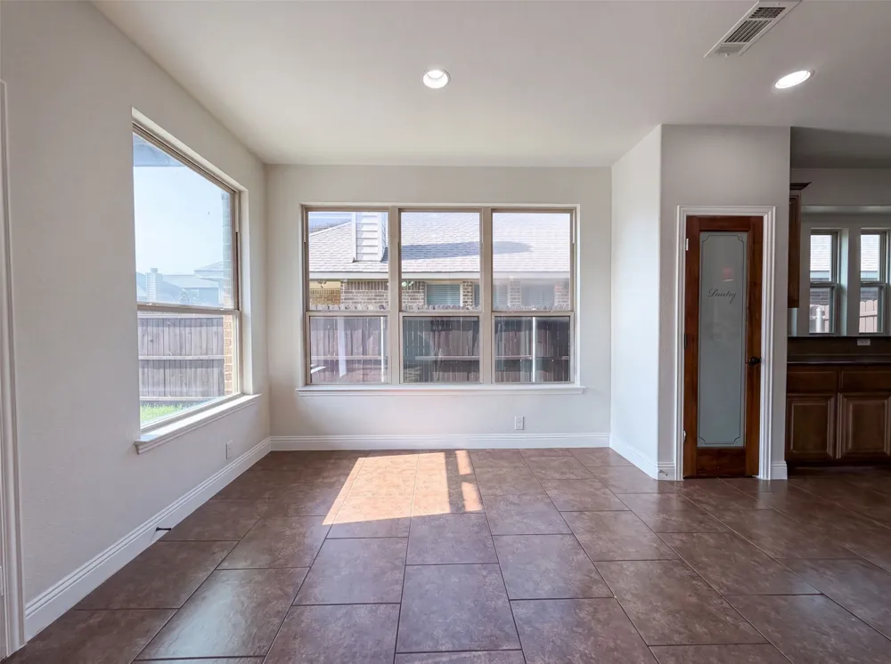 830 Graham Drive Burleson, TX 76028